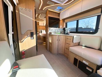 Class B+ Premium (Motoris&eacute;)
